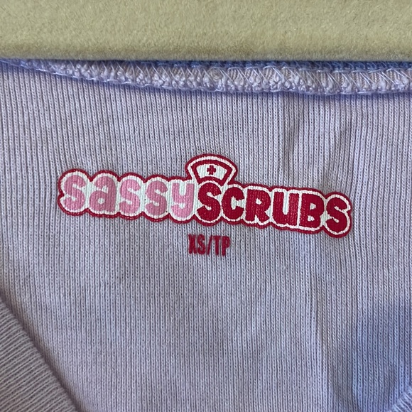 Scrub 3/4 sleeve tshirt. EUC - Picture 3 of 3